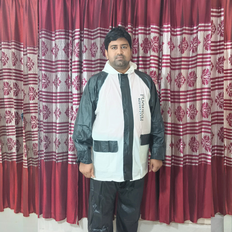 (Model -175) Black Couler সেলাই-বিহীন রাবারের চায়না রেইনকোট